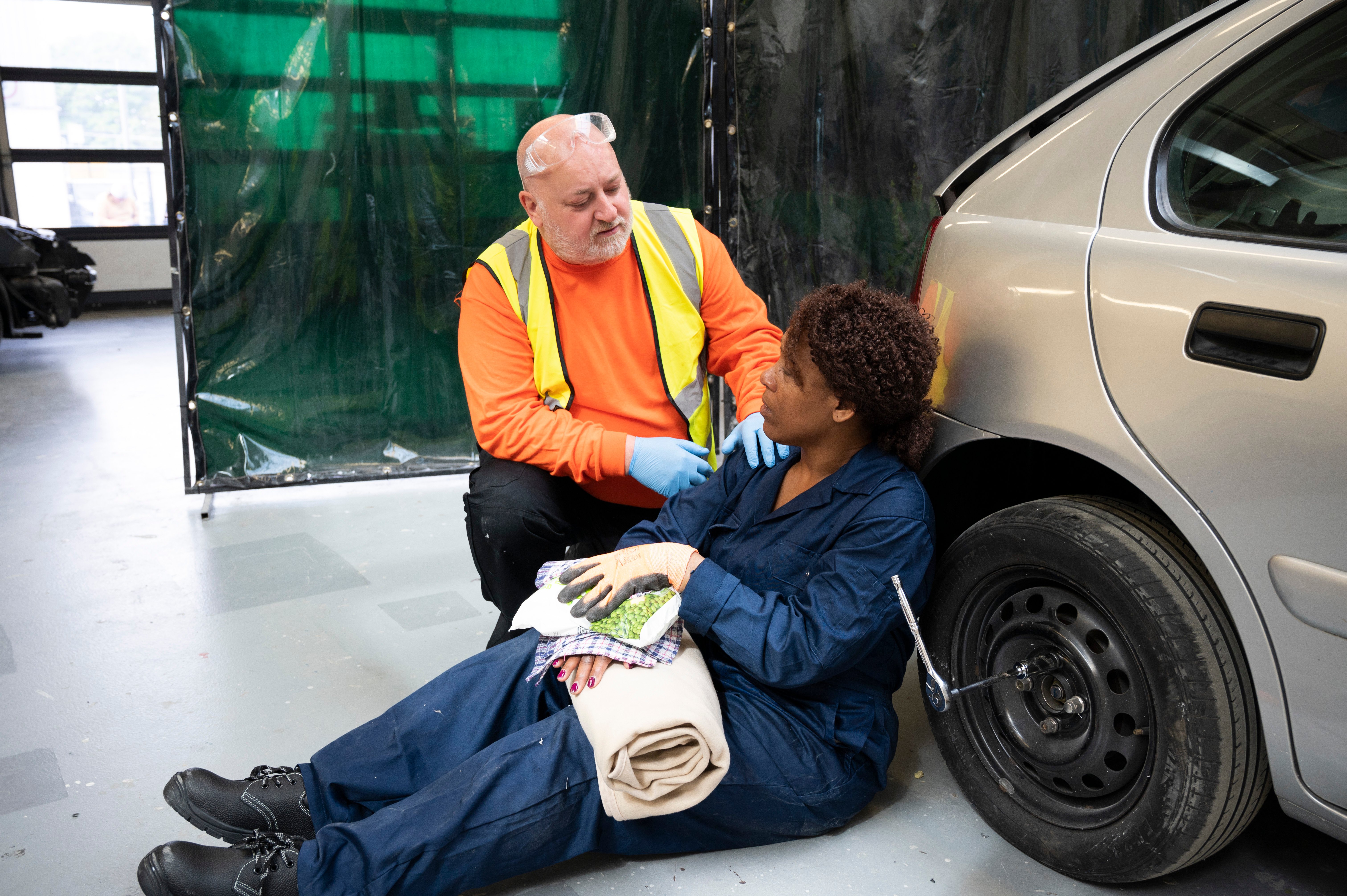 What are the legal responsibilities of a first aider?